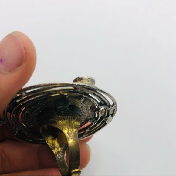 Unique ring - Picture 7 of 7